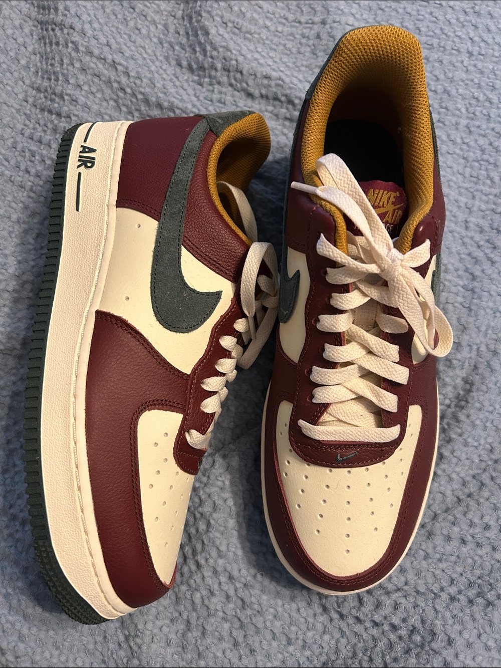 Nike Low-Top Athletic Sneakers in Maroon, Cream & Olive